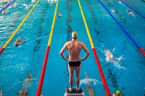 como afecta la natación al dolor de espalda